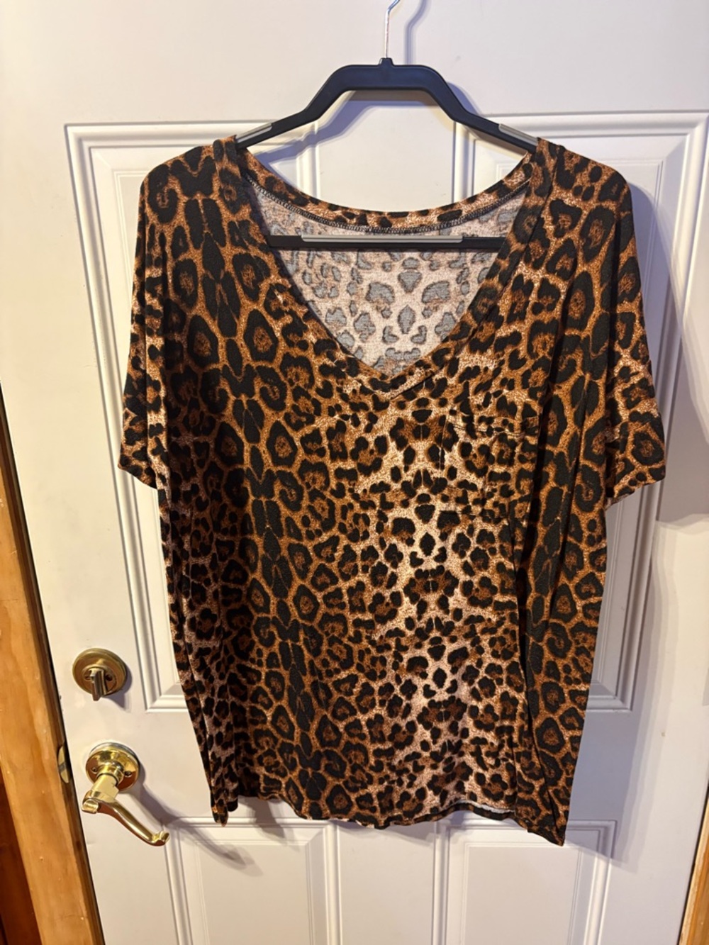 Leopard Print Top V Neck Short Sleeve Pocket Soft Stretch Blouse Size XL/1X